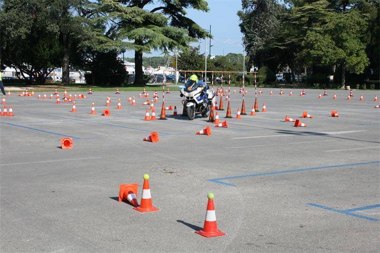 Održano natjecanje prometnih policajaca u vožnji spretnosti u čast poginulog kolege