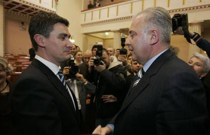 Z. Milanović: Opomenite ove huligane u sabornici!