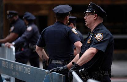 Pucnjava u crkvi u Kentuckyju: Napadač ubijen, više ljudi ozlijeđeno. Ranjen i policajac