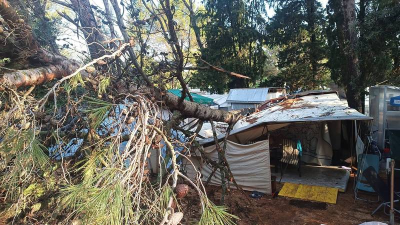 FOTO Pijavica uništila kamp na Lošinju. Ljude helikopterom prebacili u KBC Rijeka