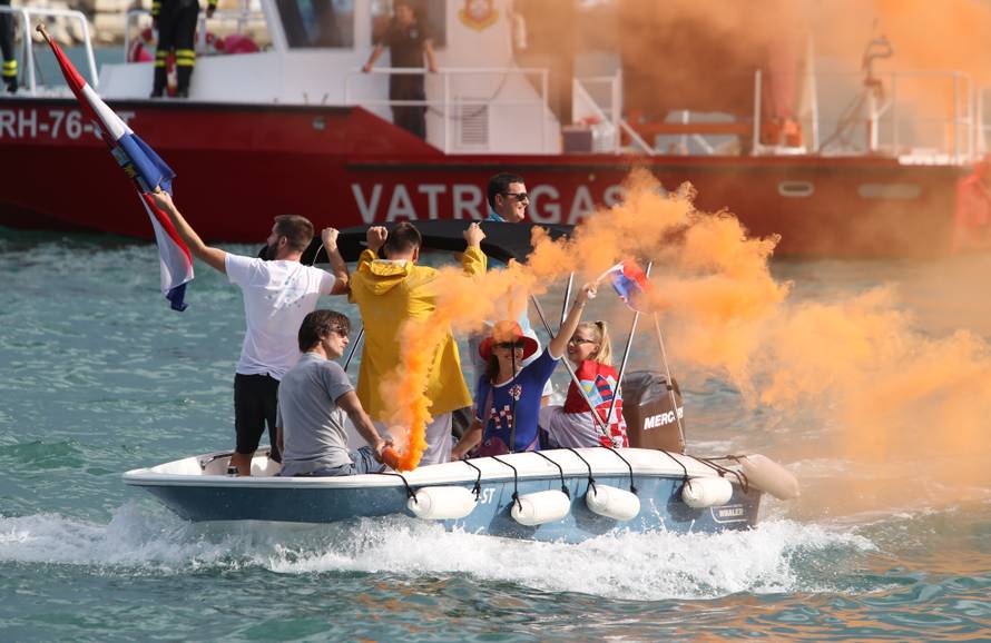 Prisjetite se čudesnog dočeka uz mali 'milijun' fotki i videa