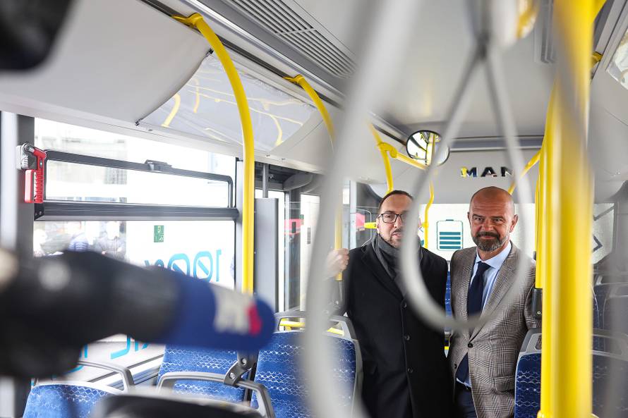 Tomaševi? i ZET predstavili nove niskopodne autobuse na elektri?ni pogon