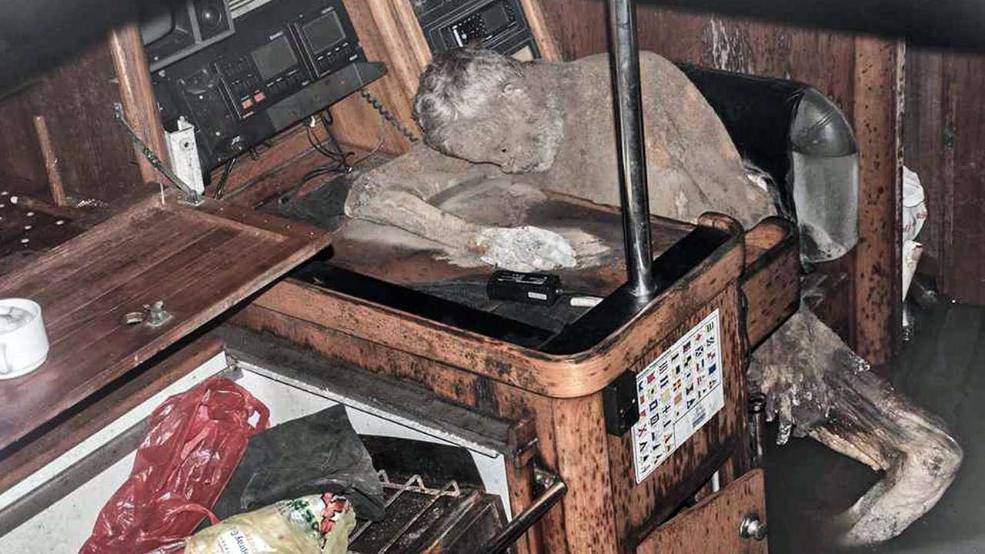 Kako je umro? Na brodu 100 km od obale pronašli mumiju