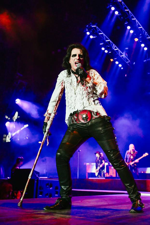 Zagreb: Koncert benda Hollywood Vampires u Areni