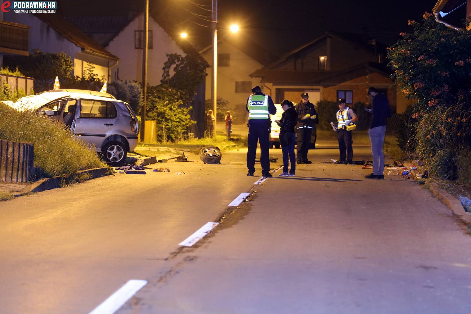 Auto udario u kuću pa završio na krovu, poginuo mladić (24)