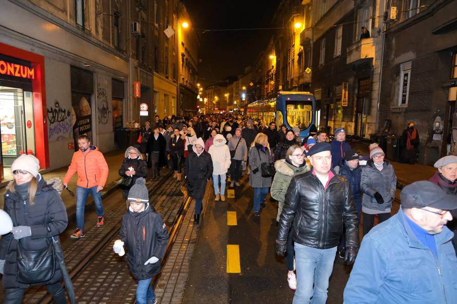 VIDEO Privedeno dvoje, glavni organizatori: 'Netko nam je ukrao prosvjed'