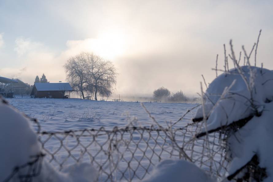 Otočac se probudi na -17 stupnjeva 