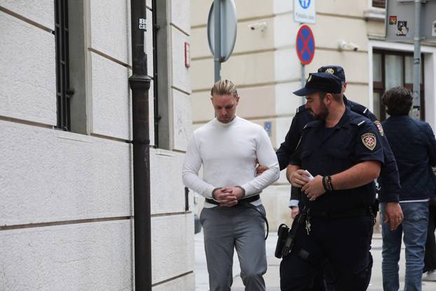 Rijeka: Robert DiCaprio u pratnji policije dolazi na USKOK
