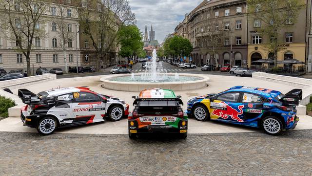 Zagreb: Automobili se provozali centrom grada dan prije početka WRC Croatia Rally