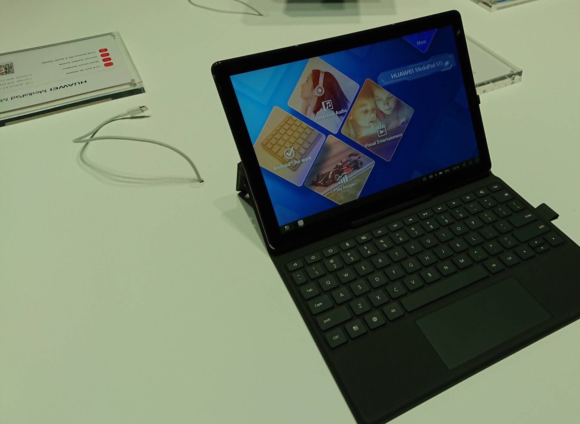 Huaweijev laptop u tipkovnicu sakrio kameru i odbacio rubove