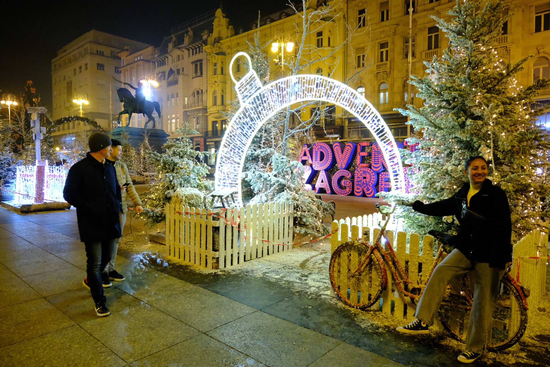 Zagreb: Trg je spreman za Advent 