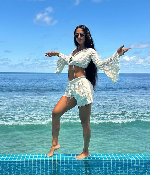 FOTO Zanosna crnka osvojila je splitsku publiku. Svi su gledali u njezinu žutu haljinu i trbušnjake