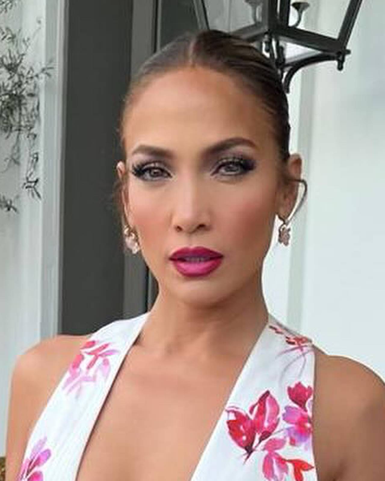 Jennifer Lopez uručila nagradu svojoj trenerici, a sve oduševila cvjetnom haljinom: 'Tako divna'