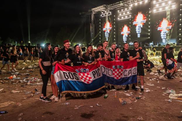 Sinjski Hipodrom nakon završetka koncerta Marka Perkovića Thompsona