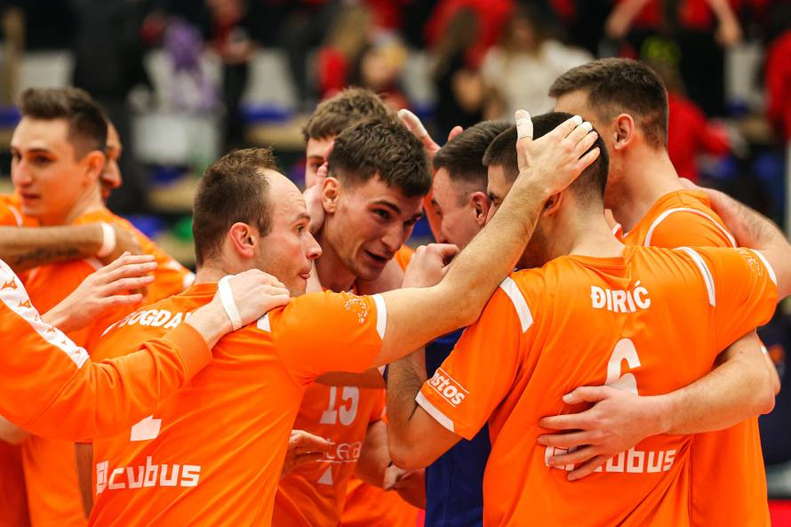 Sisak: Finale kupa za odbojkaše, MOK Mursa Osijek - HAOK Mladost