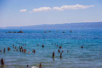 Pogledajte krcatu plažu Bačvice