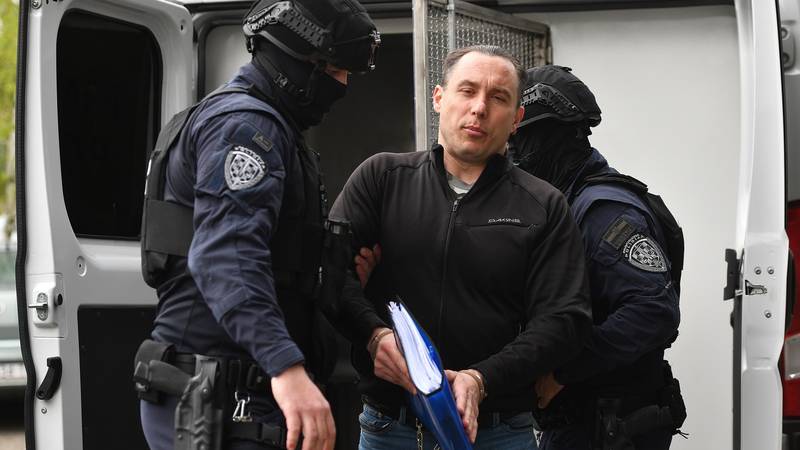 FOTO Evo što je Mlađan dobacio novinarima kad je stigao na sud