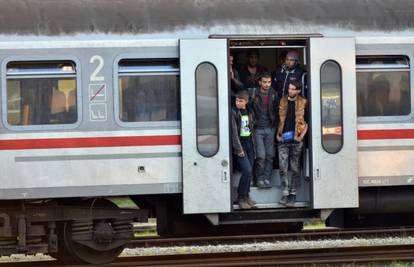Plan C ide glatko: U Sloveniju stigao vlak s 1200 izbjeglica