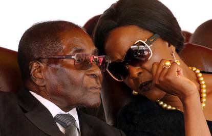 Mugabea izbacili iz stranke: Ide li i sa predsjedničke pozicije?