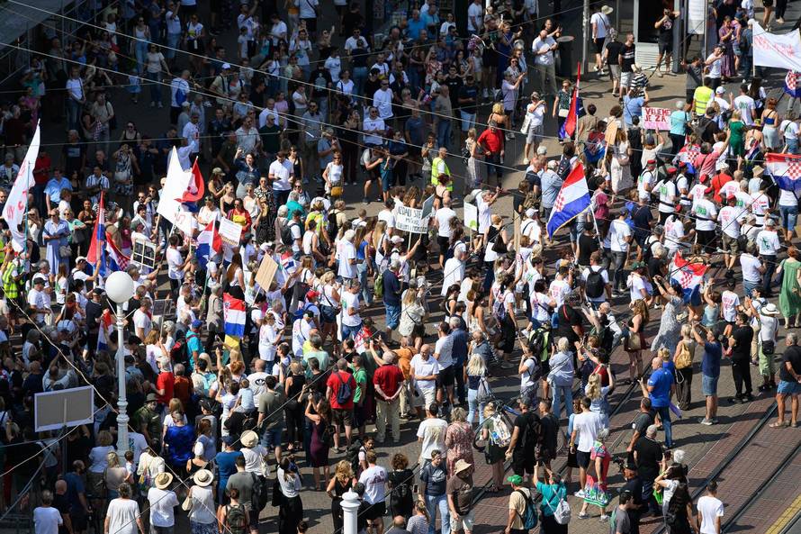 Tisuće prosvjednika preplavile središte Zagreba zbog otpada u Lici