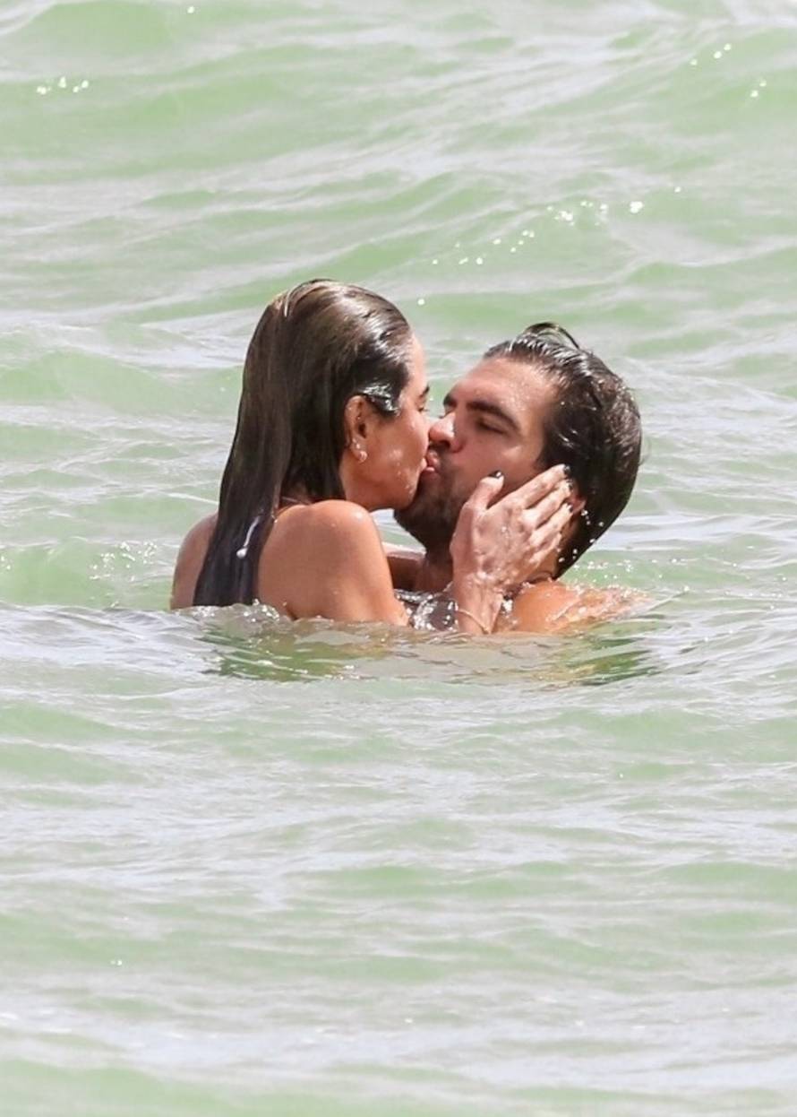 Mick Jagger je 'izgubio glavu' i razveo se zbog nje, a fatalna manekenka opet strasno ljubi