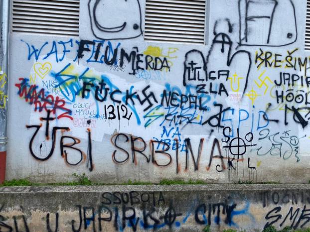 ODVRATNO! Zid mržnje na 'Putu mira': Ovo su ulice u Solinu i Splitu. Pune nacističkih znakova