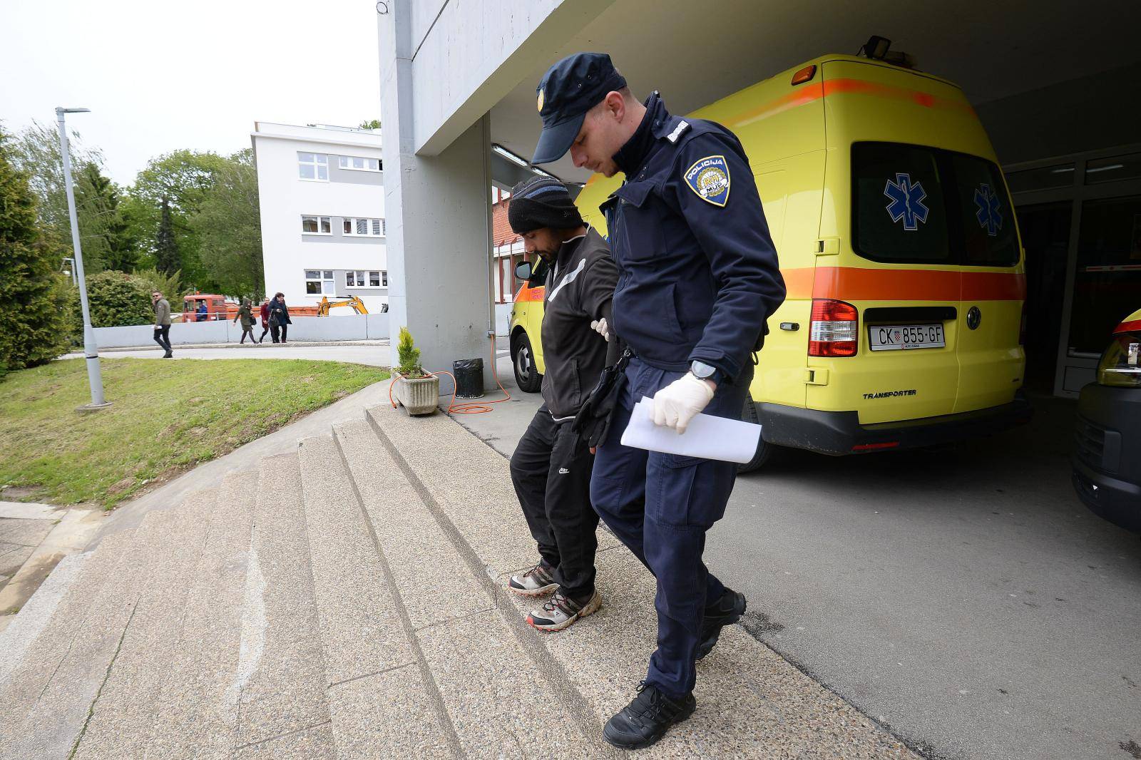 Äakovec: Policija privodi migrante nakon pruÅ¾anja lijeÄniÄke pomoÄi