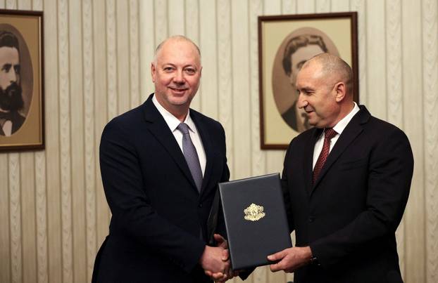 Bulgarian president mandates GERB party to form new government in Sofia