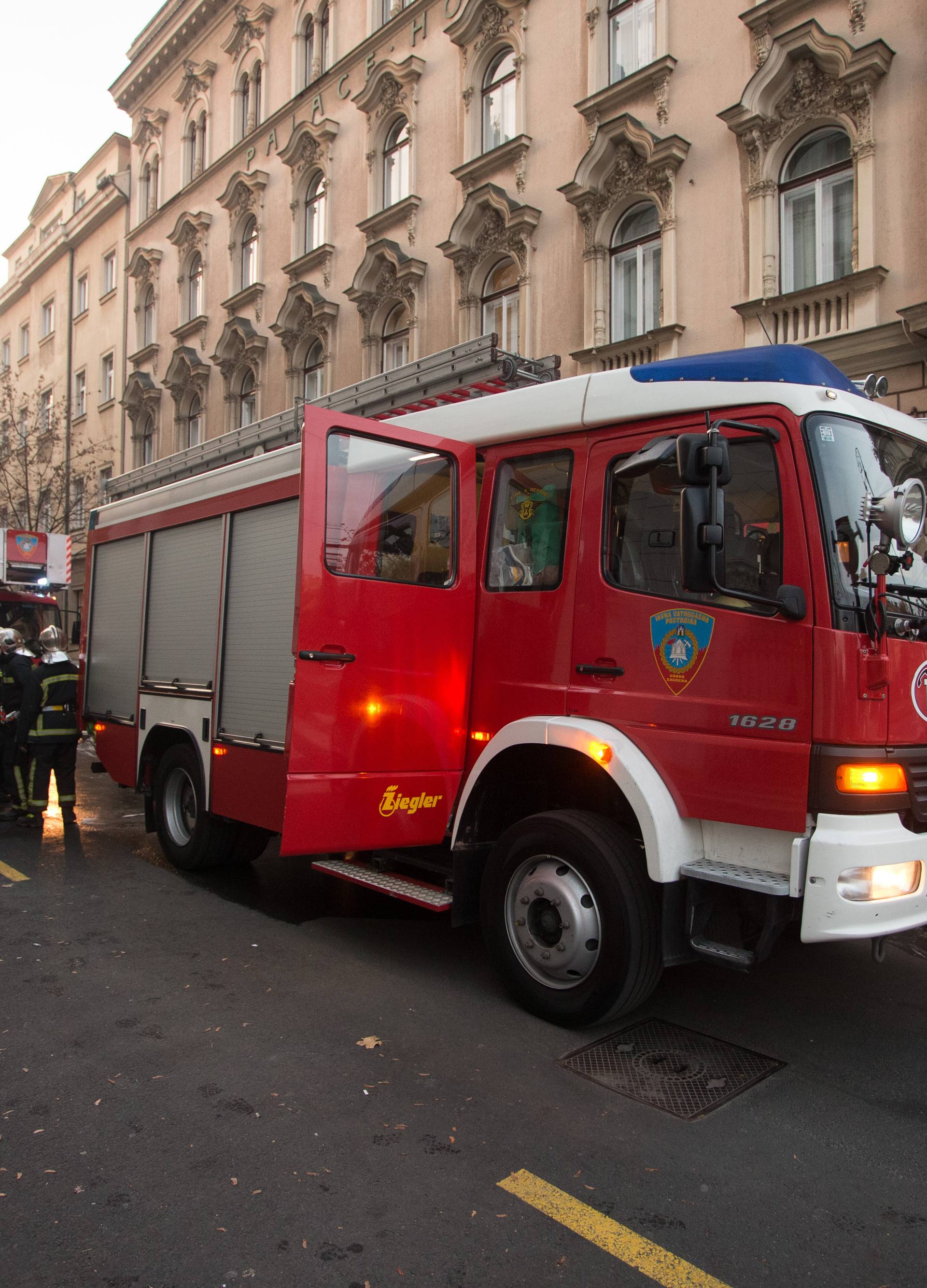 Izbio požar u hotelu Palace u Zagrebu: Sve se jako zadimilo