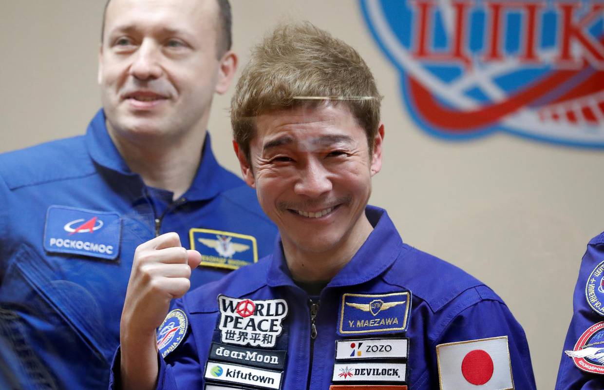 Rusi se vraćaju svemirskom turizmu: Japanski milijarder leti na ISS, a vodi i svog asistenta