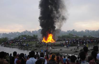 Srušio se zrakoplov u Nepalu, poginulo je 19 turista i posada