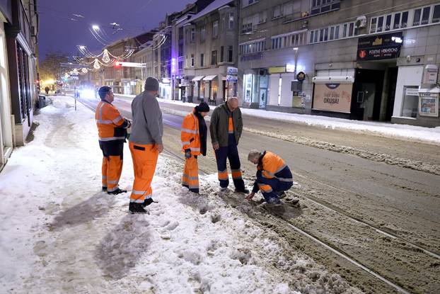 Zagreb: Pukla tračnica u Vlaškoj, promet nastavljen