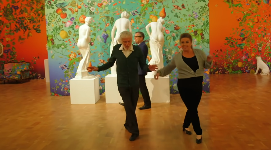 Dick Van Dyke (96) se razbacao po podiju sa suprugom (50)