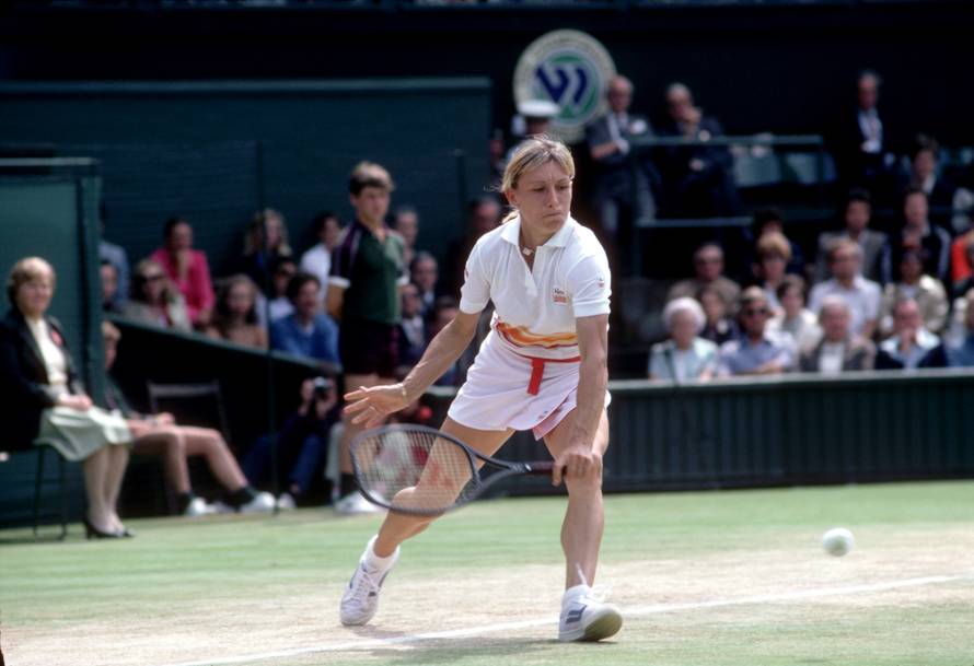 Tennis - Wimbledon Women's Singles Final - Martina Navratilova v Chris Evert Lloyd