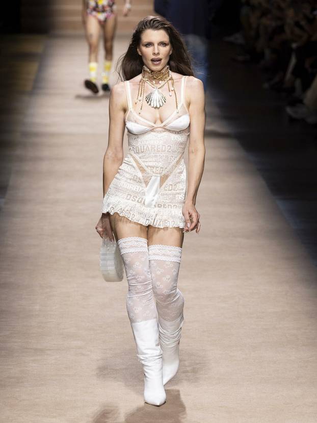 Julia Fox at DSQUARED2 Spring Summer 2024 Runway during Milan Fashion Week on June 2023 - Milan; Italy 16/06/2023