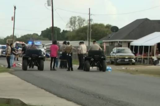 U&Zcaron;AS U AMERICI Autom se zabio u ljude! Najmanje 15 ozlije&dstrok;enih