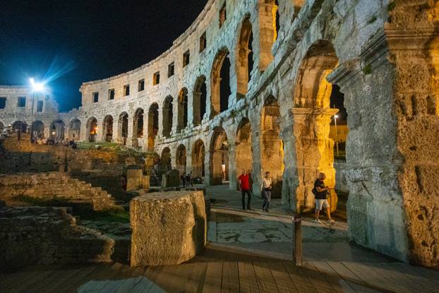 Borbe gladijatora u pulskoj Areni