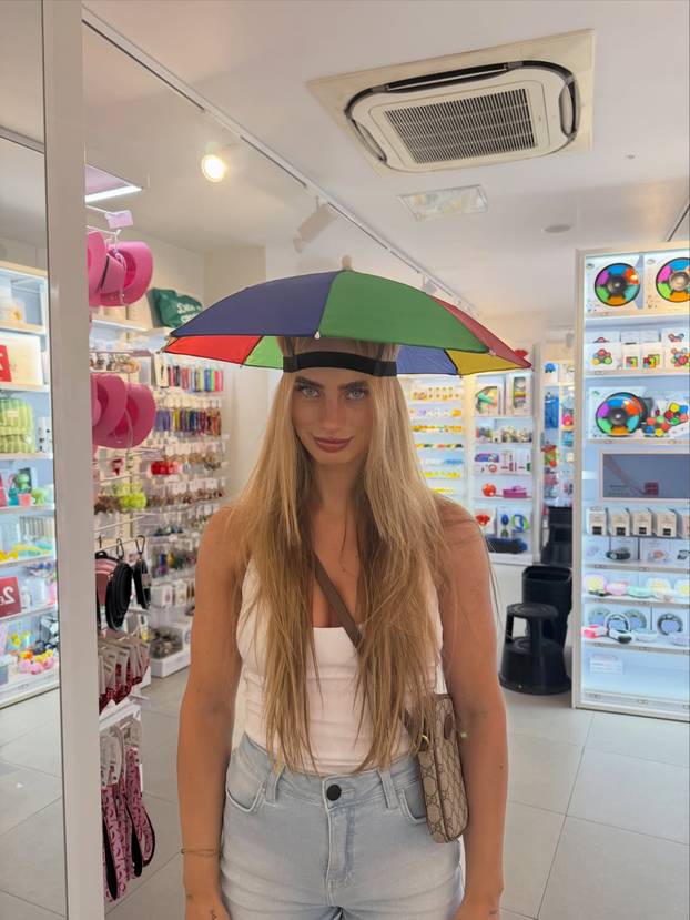 FOTO Fitness ikona ruši sve nerealne standarde ljepote: Evo što se krije iza savršenog tijela