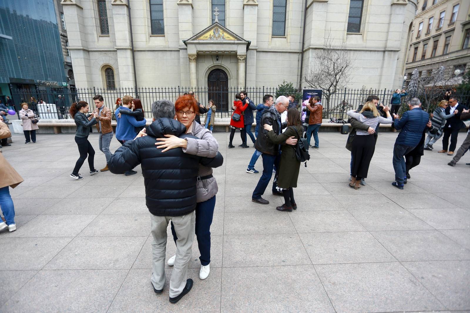 Zagreb: Tango flash mob iznenadio graÄane na Cvjetnom trgu