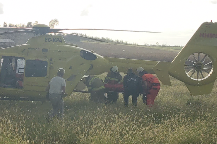 Helikopter hrvatske zračne hitne pomoći stigao je u selo Bešlinec kod Kloštara Ivanića