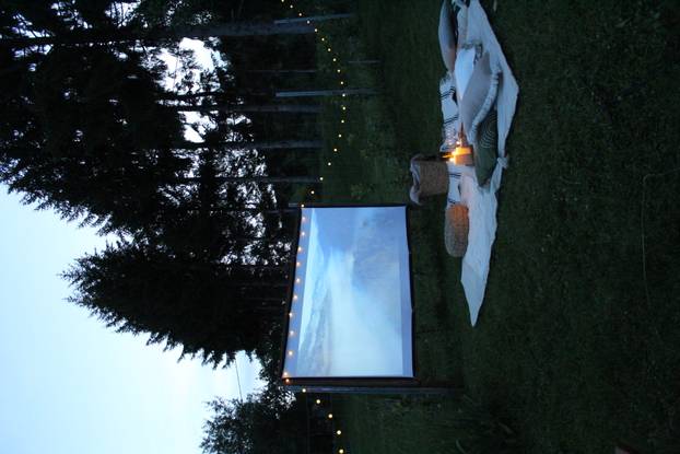 FOTO Ova kuća blizu Zagreba pravi je raj - filmove možete gledati iz bačve za kupanje!