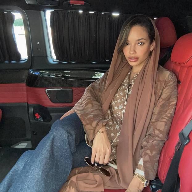 FOTO Bivša konobarica se zbog Benzeme preobratila na islam, rodila mu i dijete. Prekinuli su