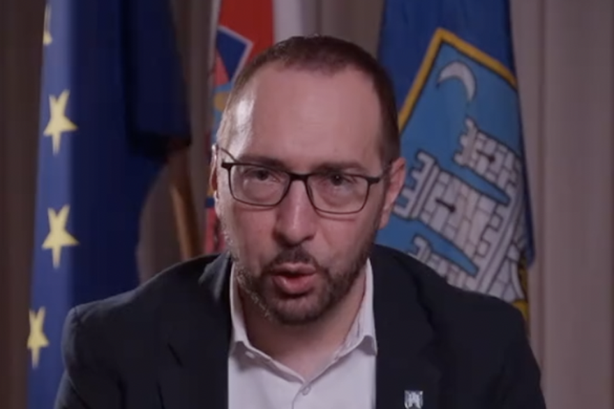 Ne&cacute;u govoriti jezikom pobjednika i pora&zcaron;enih, objavio je Toma&scaron;evi&cacute; na dru&scaron;tvenim mre&zcaron;ama