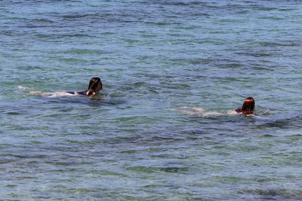 Zadar: Sve je više kupača na zadarskim plažama