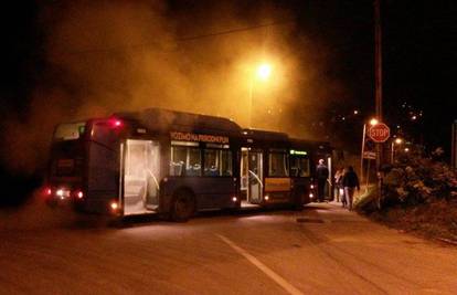 Kvar na sustavu: Čitav bus se napunio dimom, putnici izašli