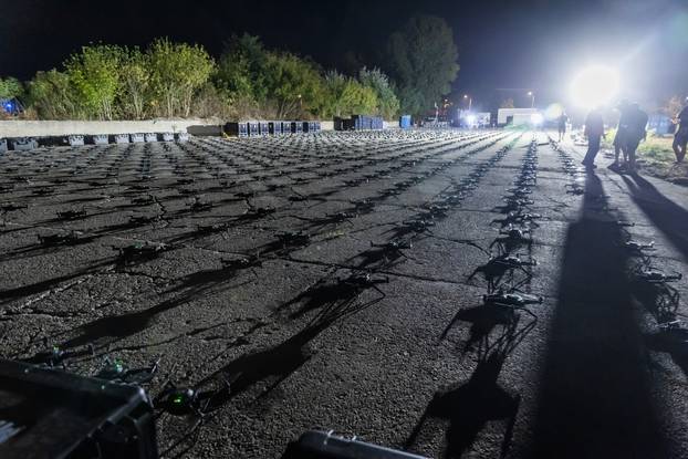 Vukovar.  1600 dronova nakon završetka Koncerta. 