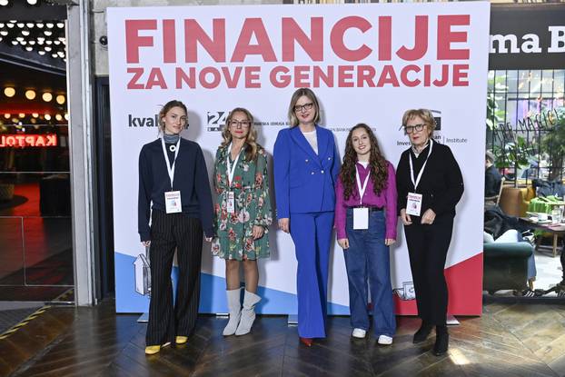 Sudionice panela 'Od učionice do svakodnevnog života: Uloga financijske pismenosti u obrazovanju'.