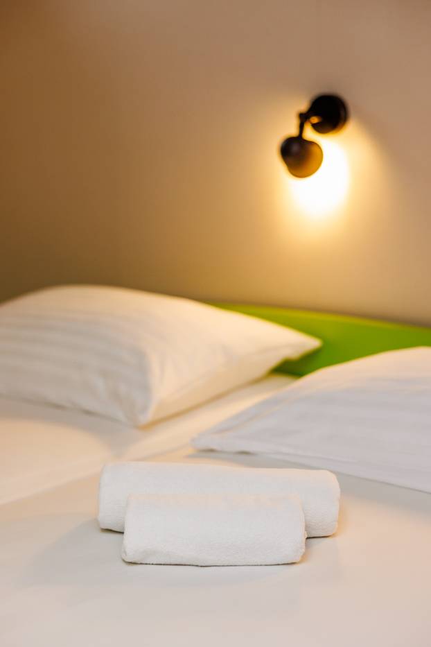 FOTO Zavirite u prvi brod-hotel u Hrvatskoj: Noćenje na ovom brodu u Rijeci ima posebnu čar