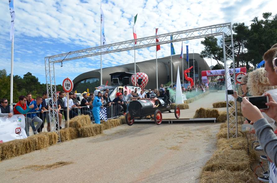 U Poreču ludovali genijalnim vozilima domaće proizvodnje