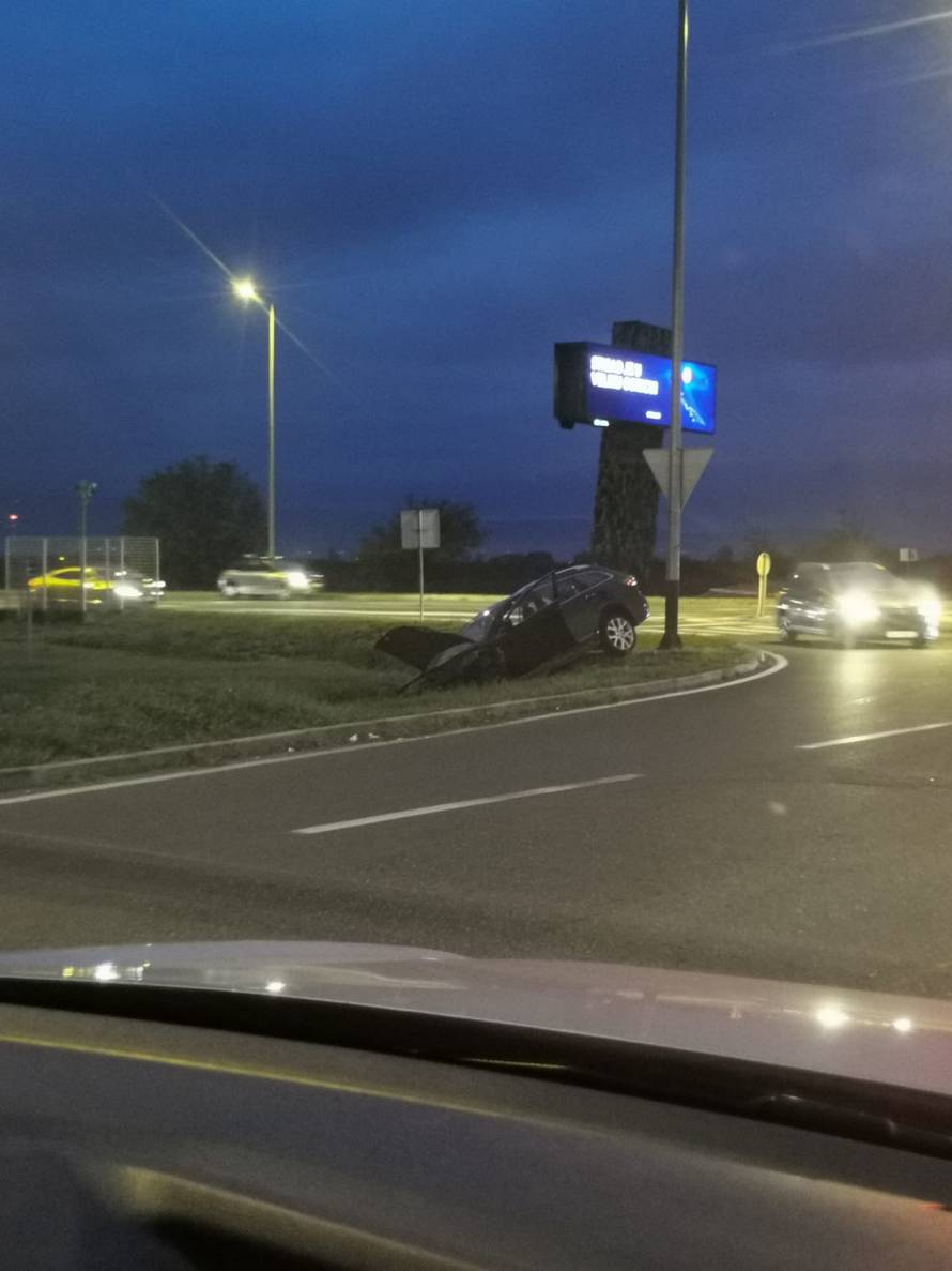 U prometnoj nesreći u Velikoj Gorici dvoje ljudi je ozlijeđeno